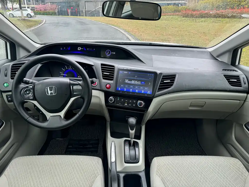 Honda Civic 2016 — фото 10
