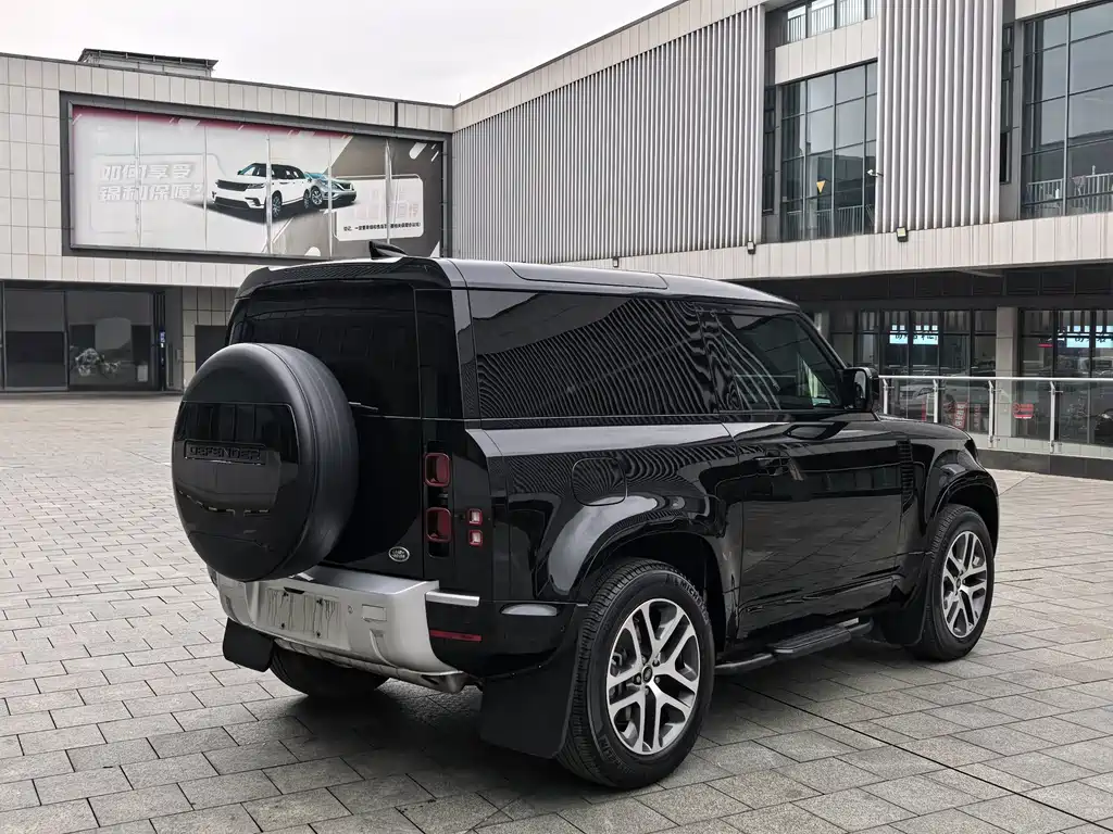 Land Rover Defender 2022