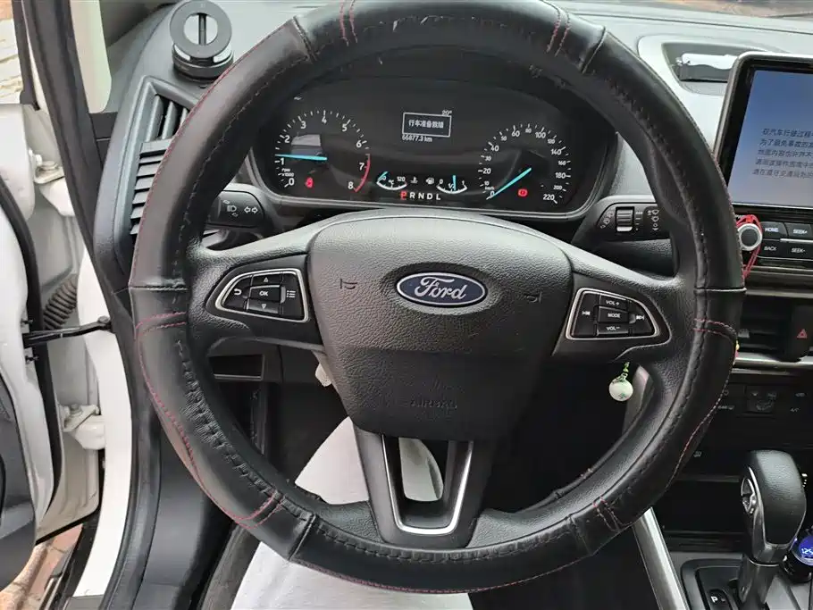 Ford Ecosport 2017 — фото 15