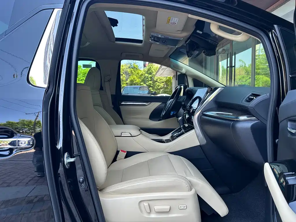 Toyota Vellfire 2022 — фото 15