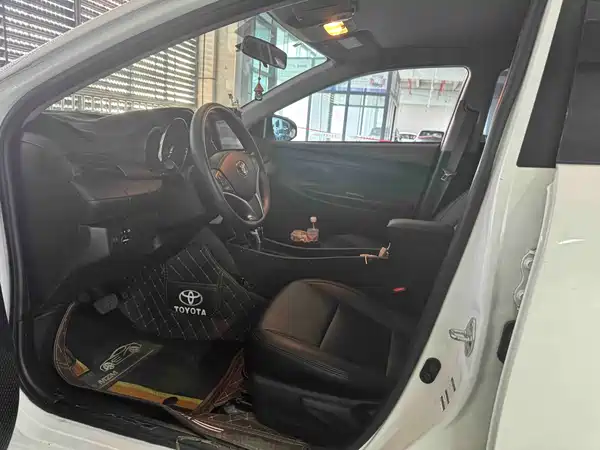 Toyota Yaris L 2022