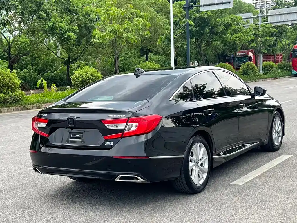 Honda Accord 2019 — фото 6