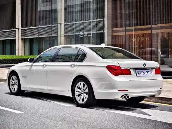 BMW 7 Series 2011