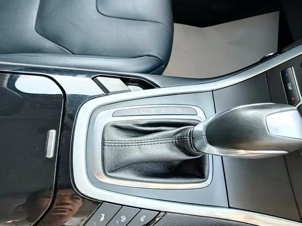 Ford Edge 2016 — фото 16
