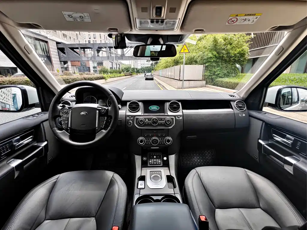 Land Rover Discovery 2014 — фото 19