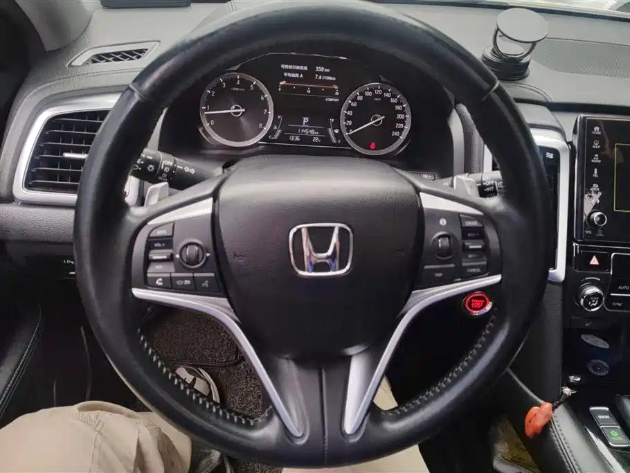 Honda UR-V 2017 — фото 15