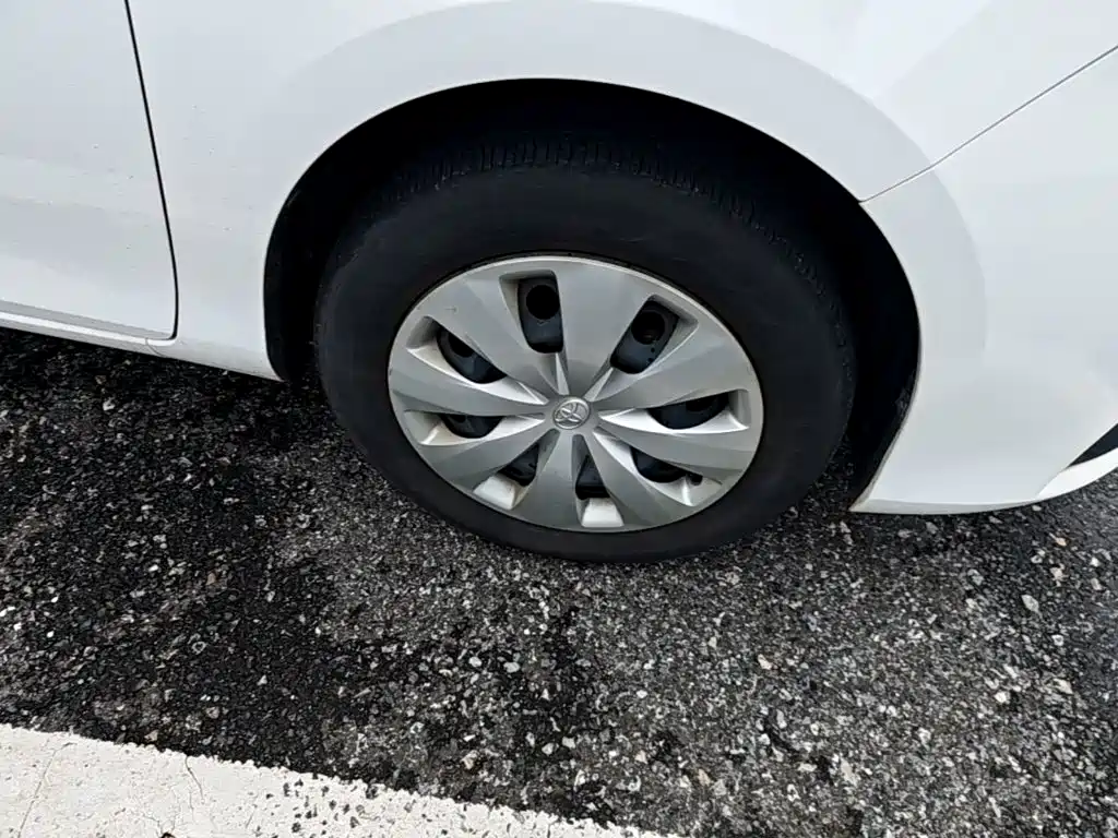 Toyota Yaris L 2018 — фото 14