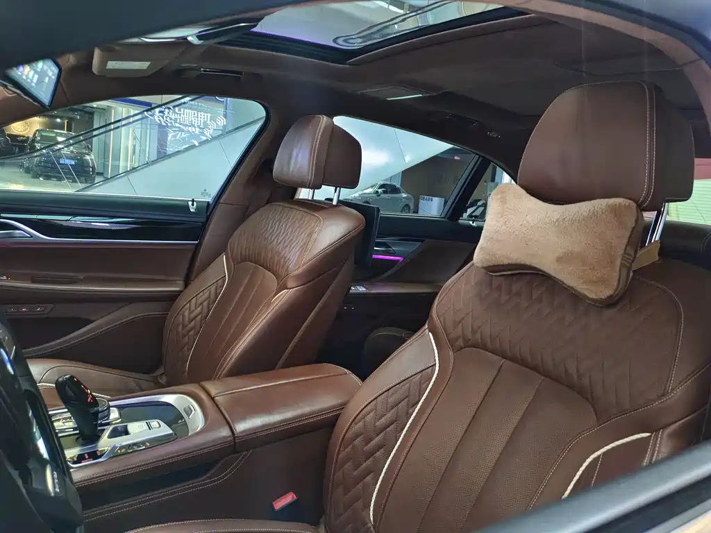 BMW 7 Series 2019 — фото 13