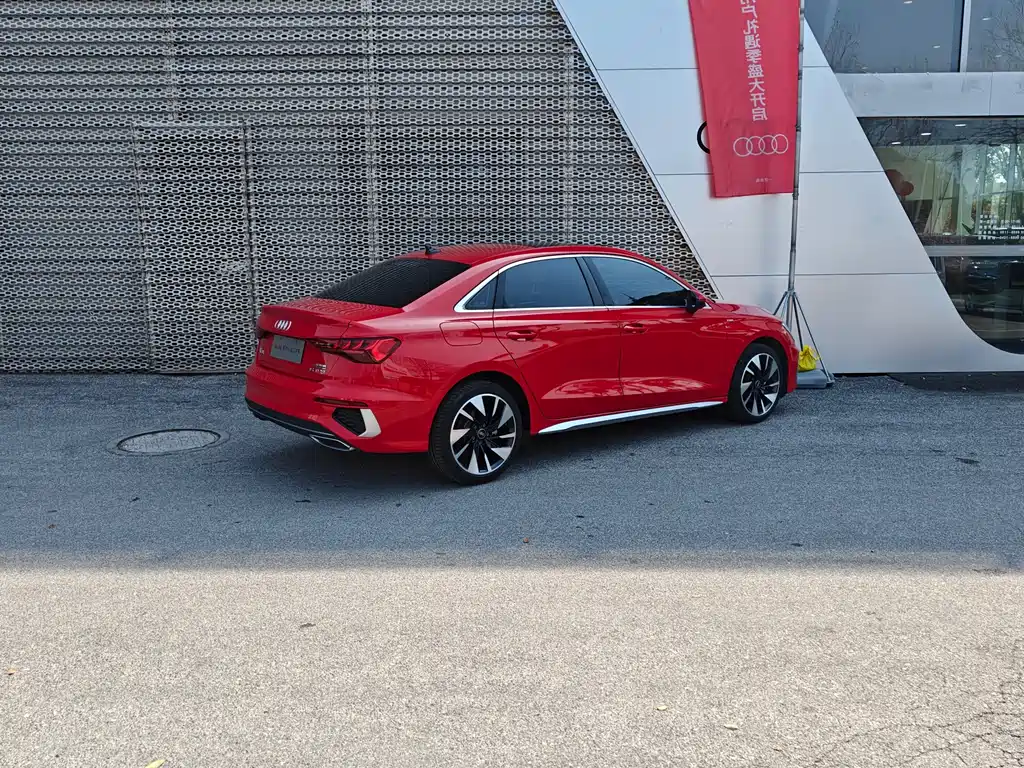 Audi A3 2024 — фото 4