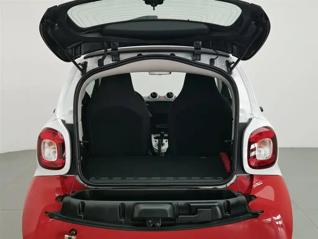 smart Fortwo 2017 — фото 16