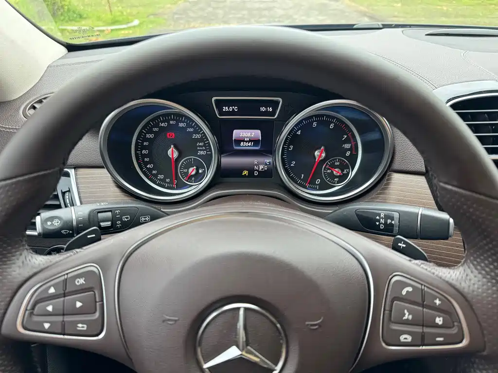 Mercedes-Benz GLE 2018 — фото 16