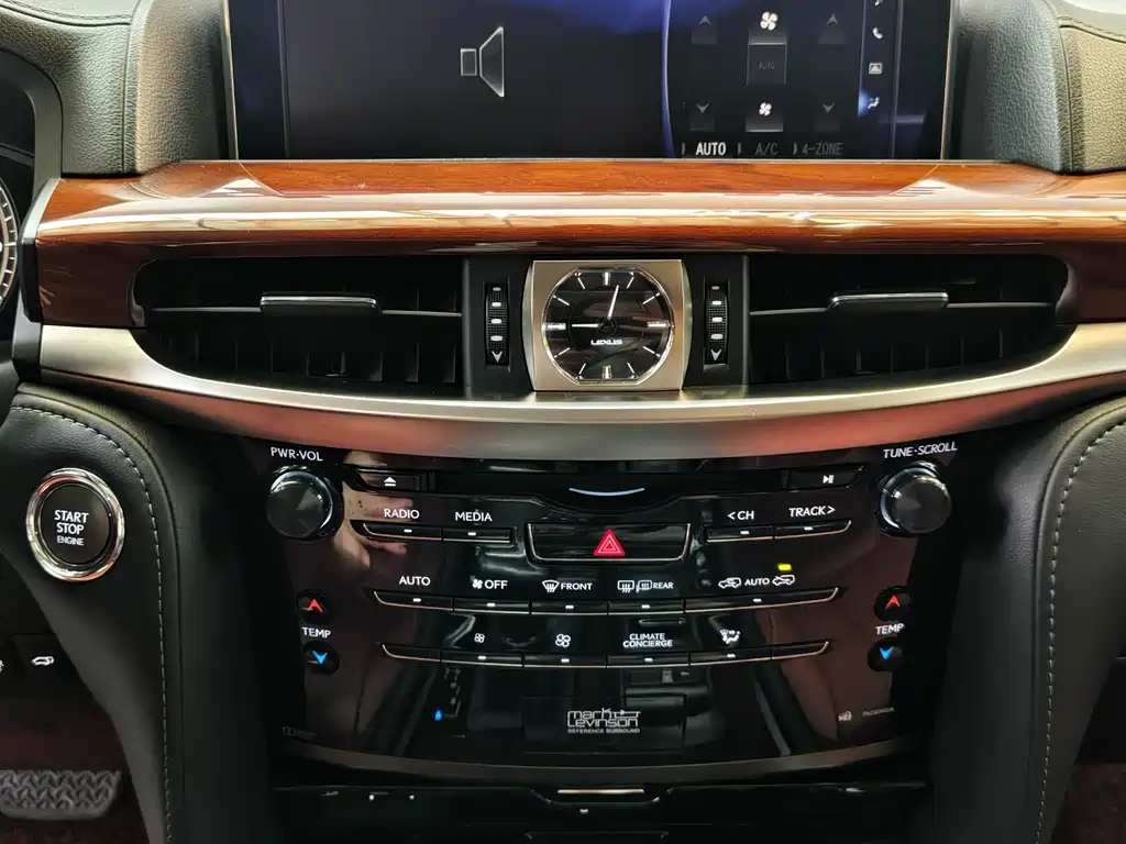 Lexus LX 2017 — фото 11