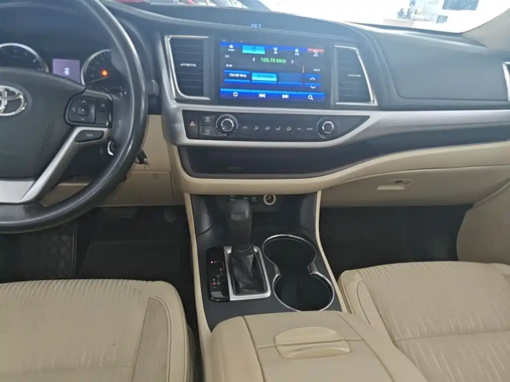 Toyota Highlander 2019 — фото 10