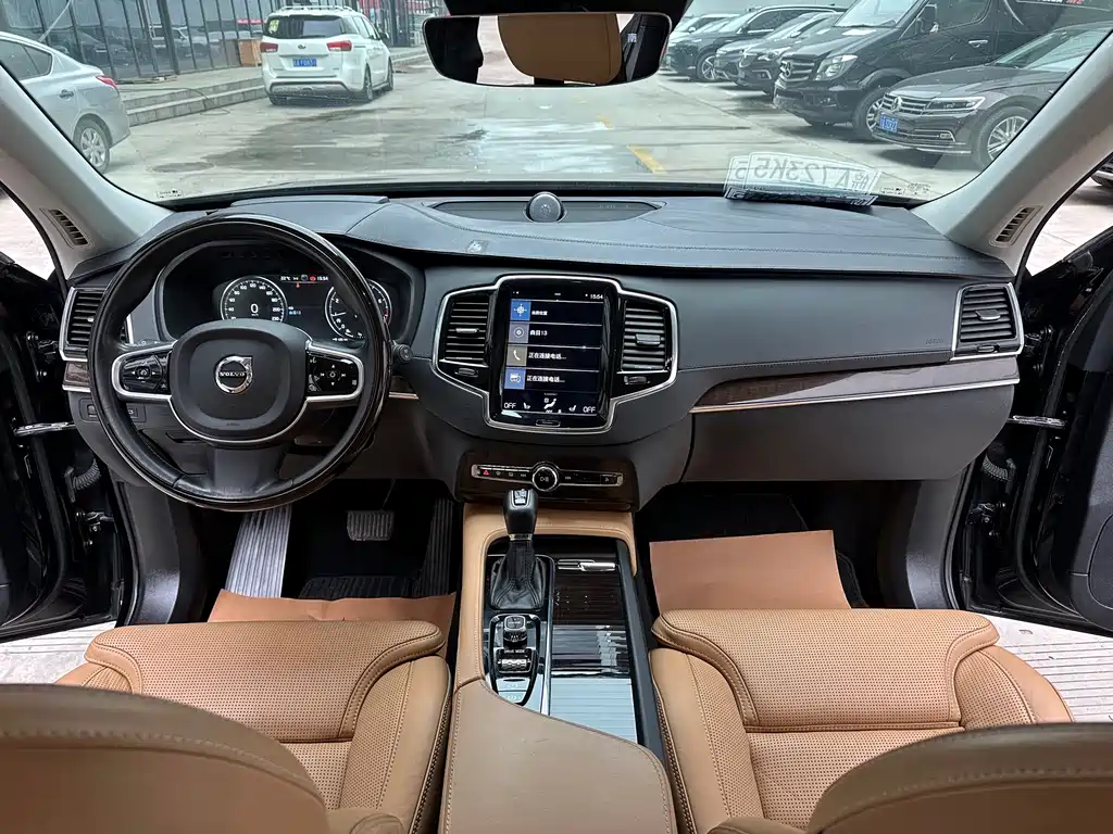 Volvo XC90 2015 — фото 11