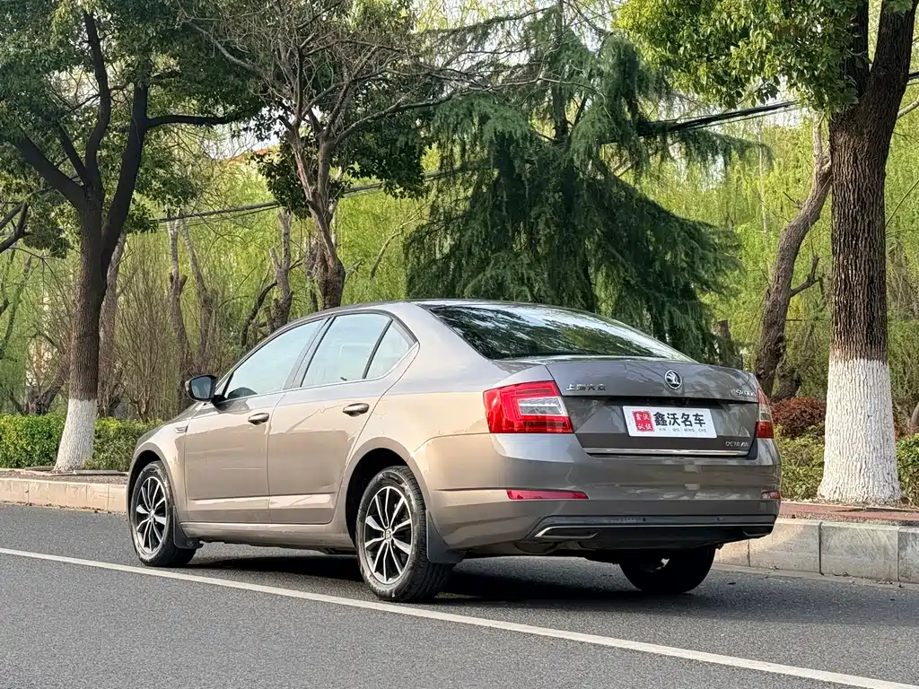 Skoda Octavia 2016 — фото 4