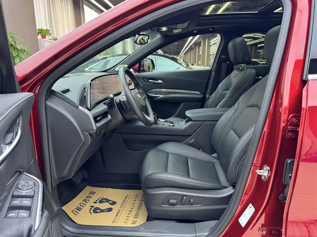 Cadillac XT4 2025 — фото 10