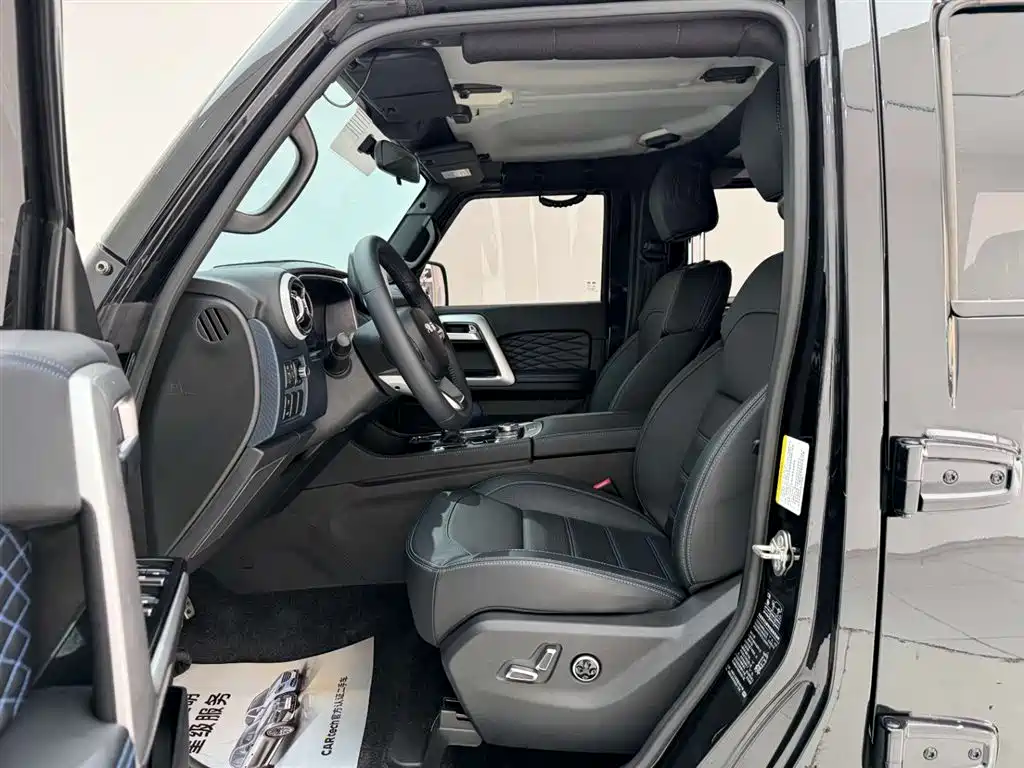 BAIC BJ40 2024 — фото 15