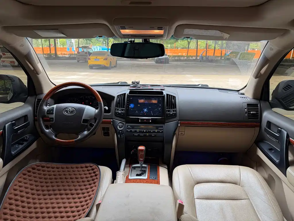Toyota Land Cruiser 2015 — фото 10