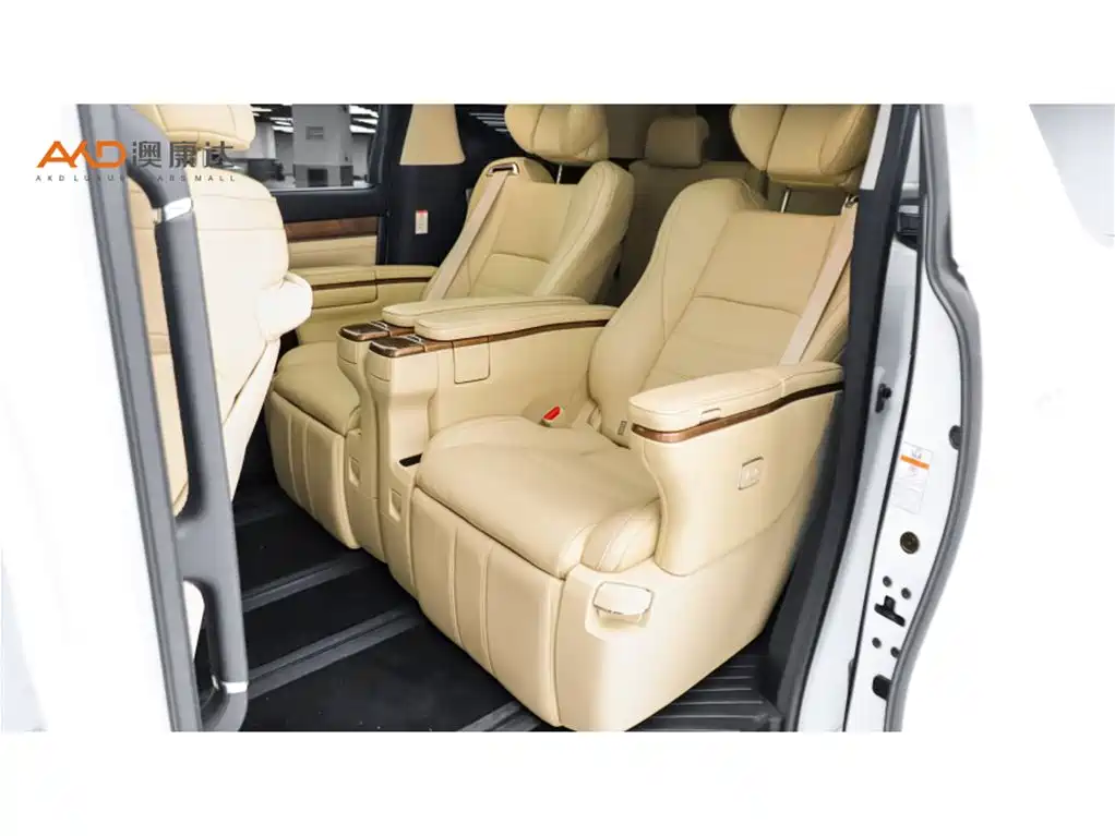 Toyota Alphard 2017 — фото 7