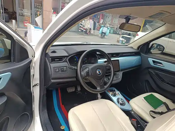 Brilliance Xinri i03A 2023