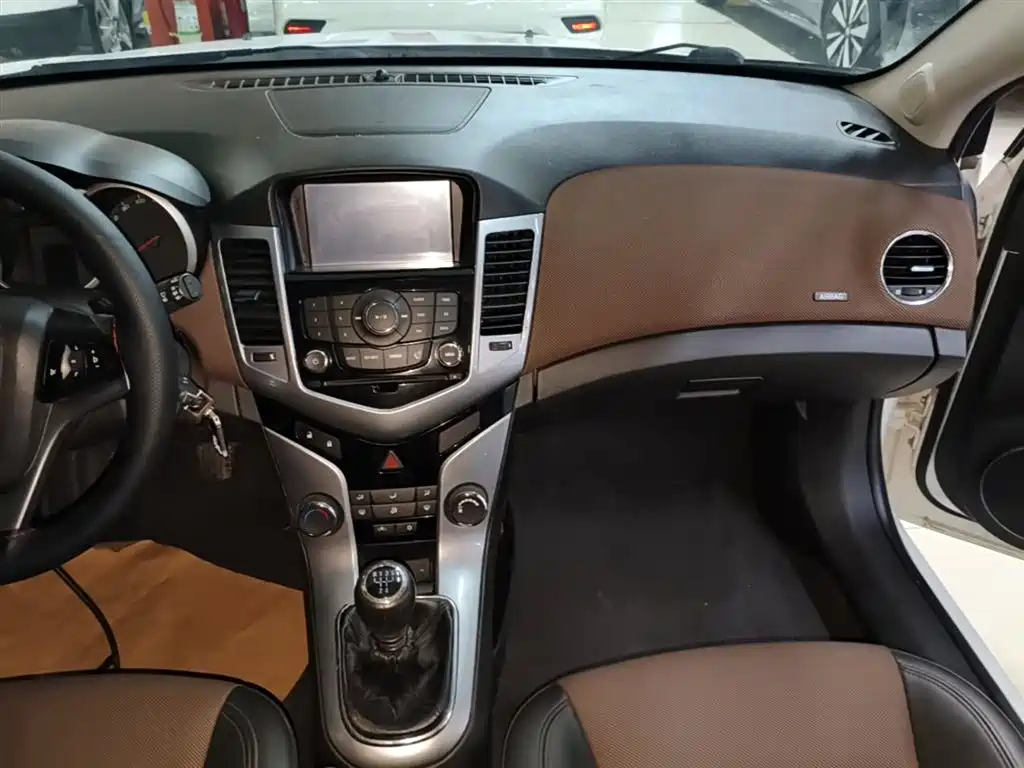 Chevrolet Cruze 2015 — фото 13
