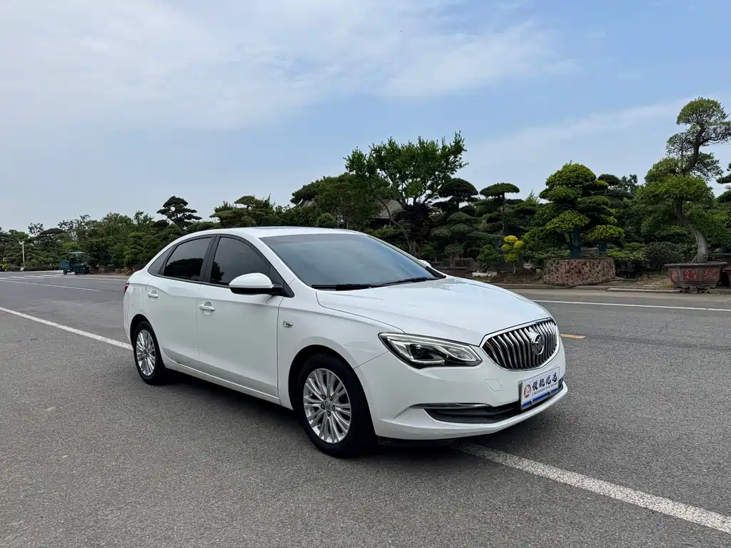 Buick Excelle 2017 — фото 2