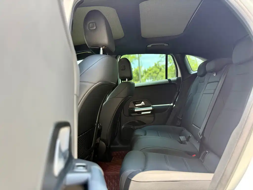 Mercedes-Benz GLA 2023 — фото 19