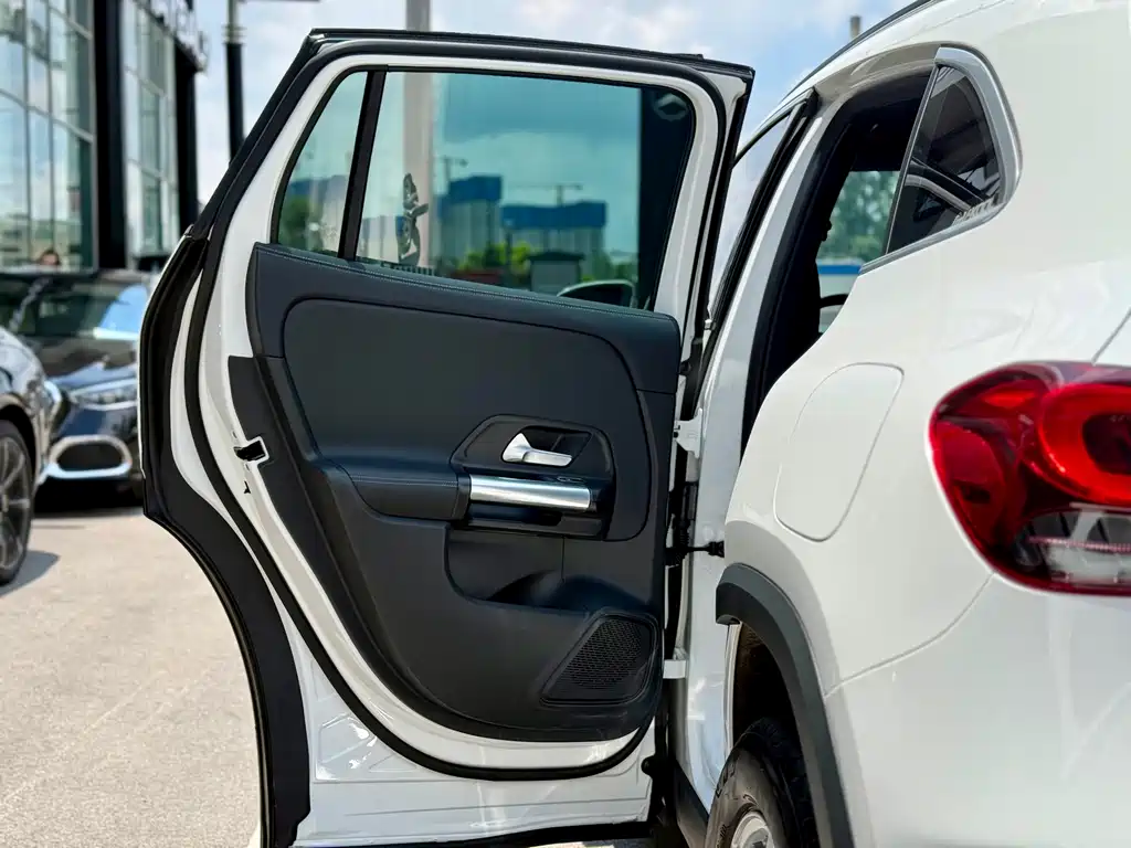 Mercedes-Benz GLA 2023 — фото 20