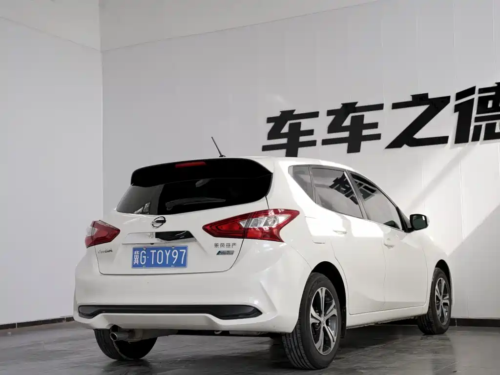 Nissan Tiida 2019 — фото 18
