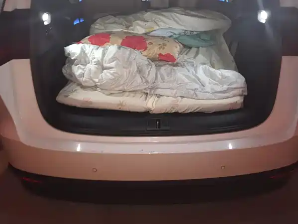 Li Auto i8 2025