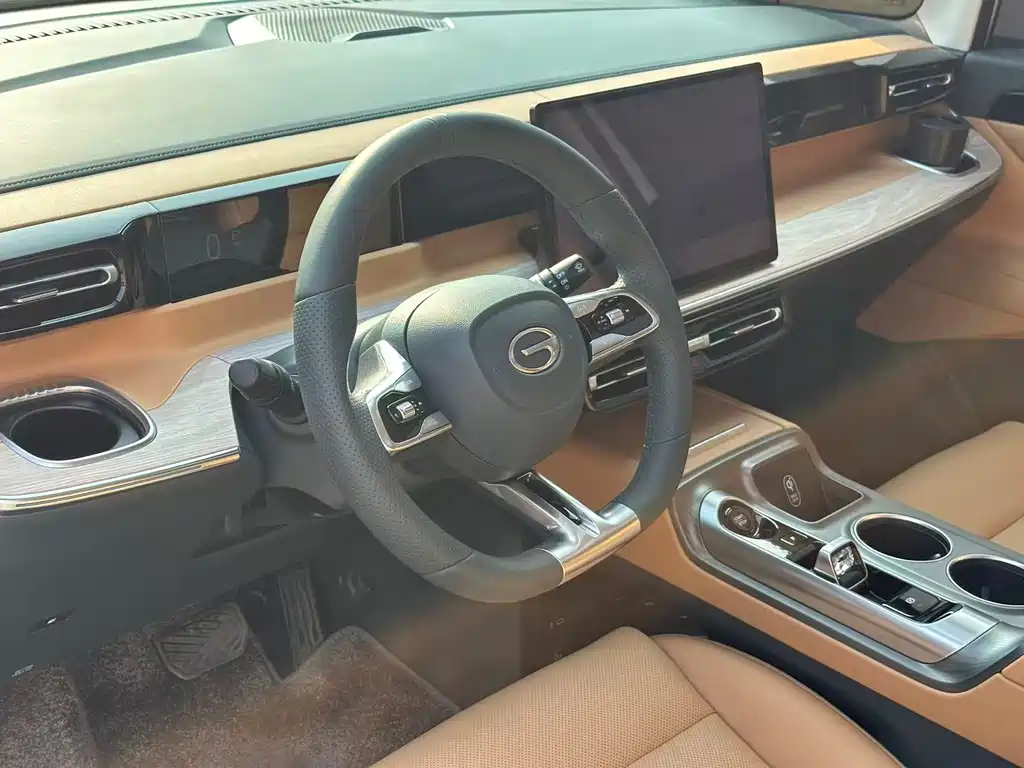GAC Motor E8 PHEV 2025 — фото 18