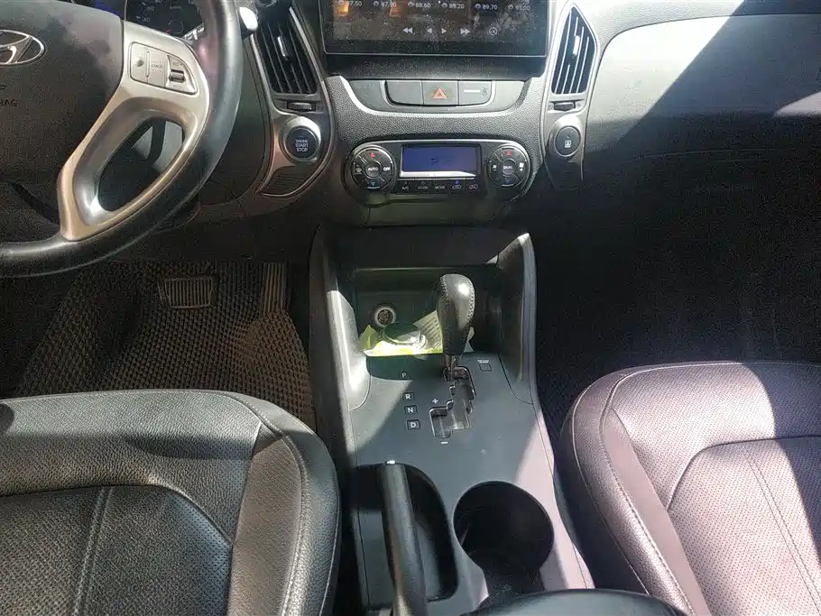 Hyundai ix35 2015 — фото 16