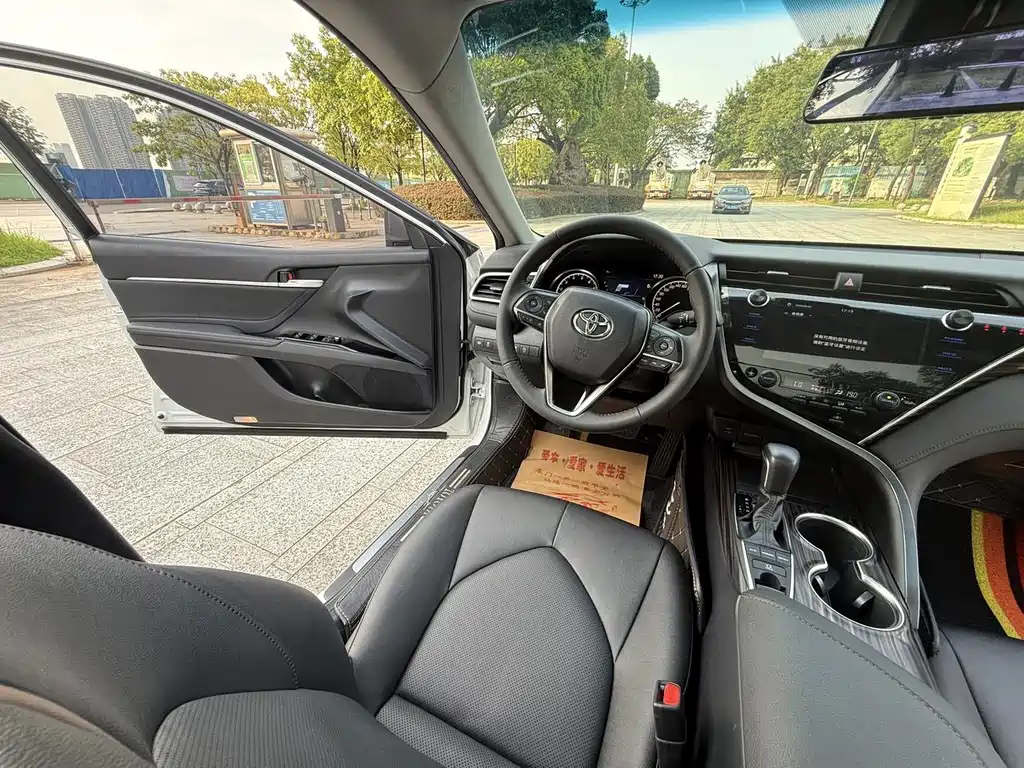 Toyota Camry 2020 — фото 13