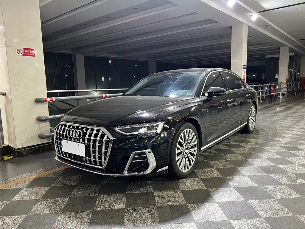Audi A8 2018 — фото 1