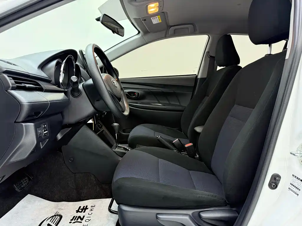 Toyota Yaris L 2020 — фото 7