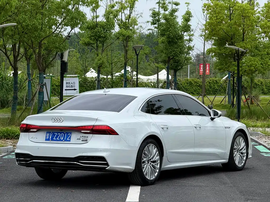 Audi A7L 2023 — фото 12