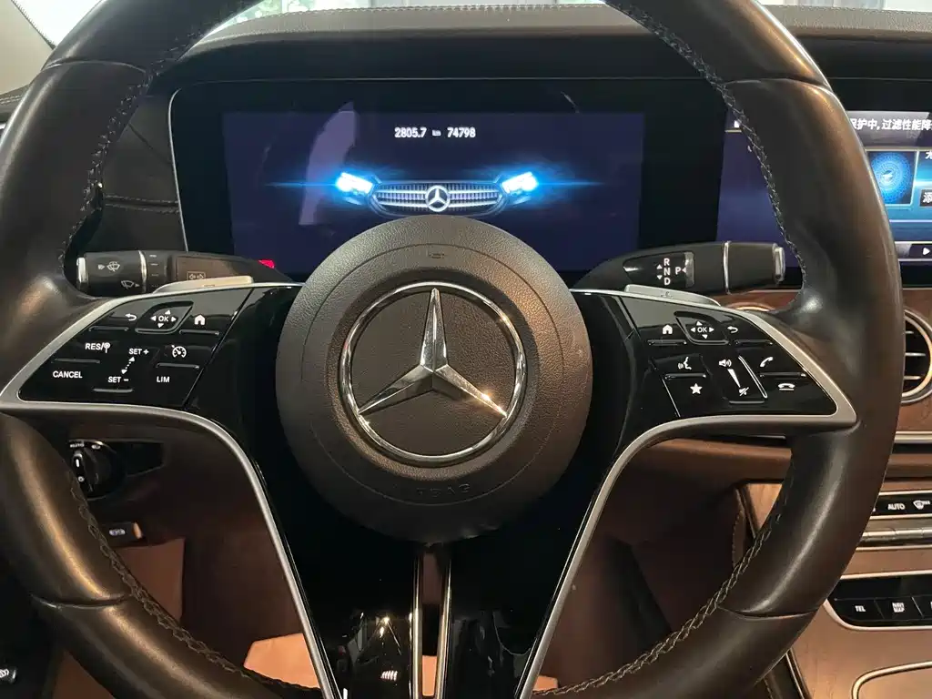 Mercedes-Benz E-Class 2023 — фото 13