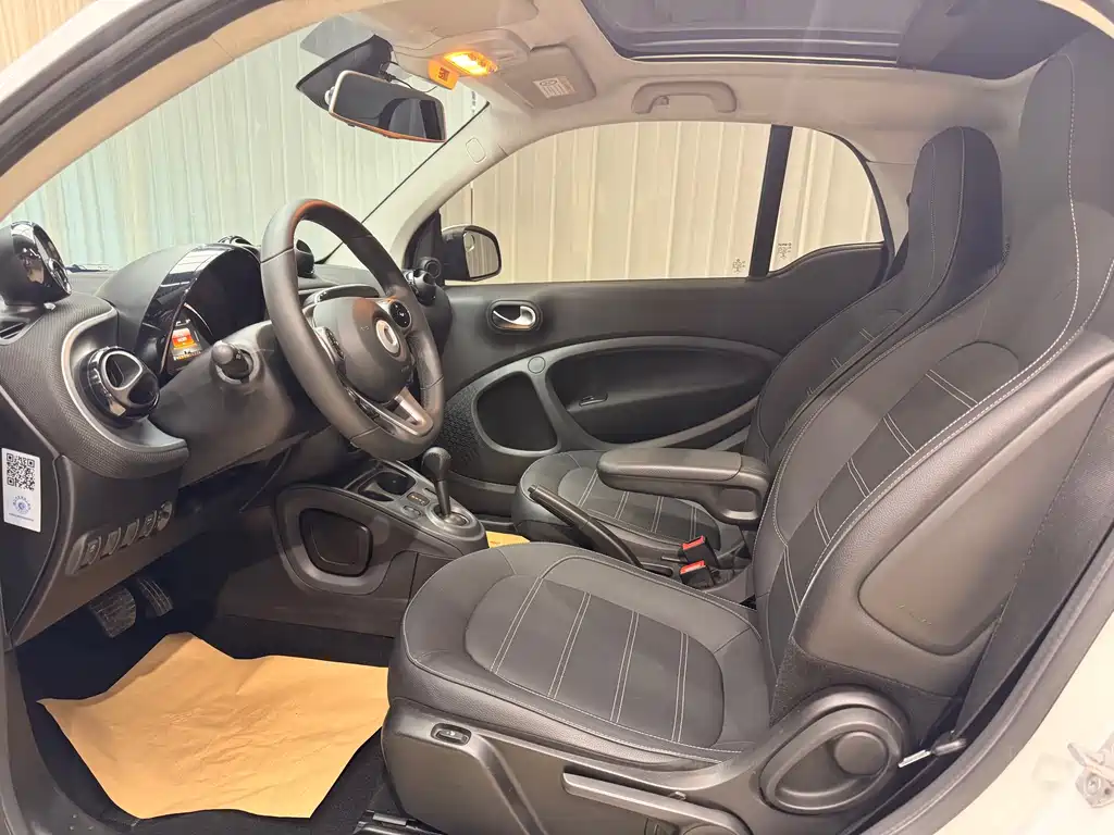 smart Fortwo 2017 — фото 12