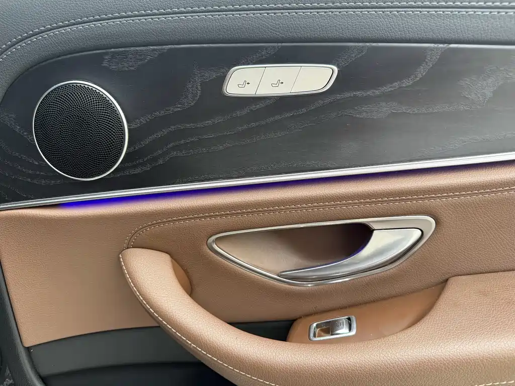 Mercedes-Benz E-Class 2017 — фото 15