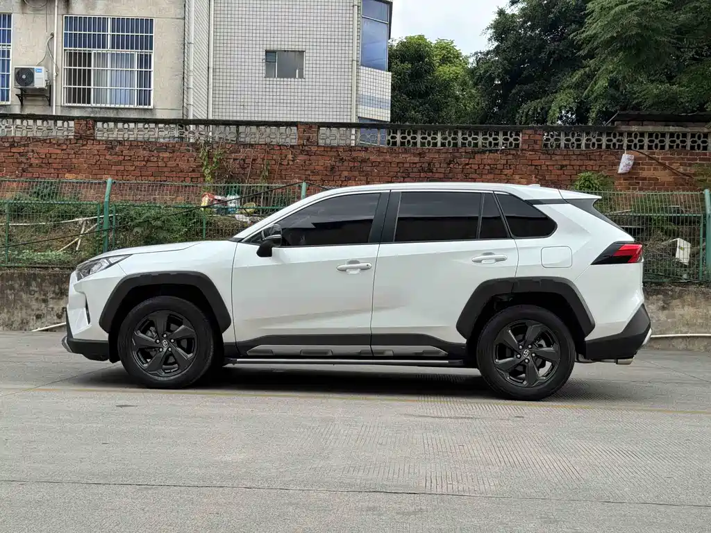Toyota RAV4 2023