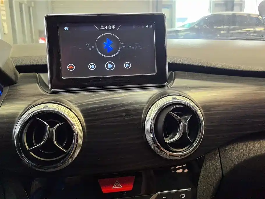 BAIC New Energy EX 2019 — фото 13