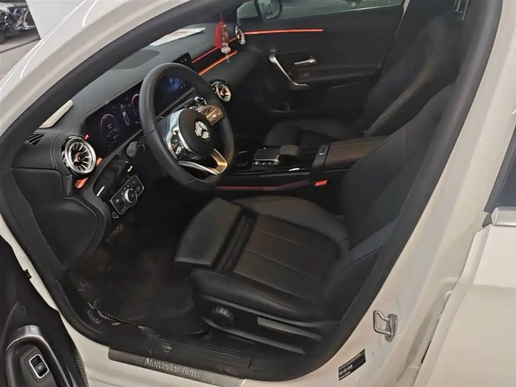 Mercedes-Benz A-Class 2022 — фото 15