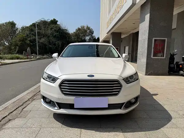 Ford Taurus 2017