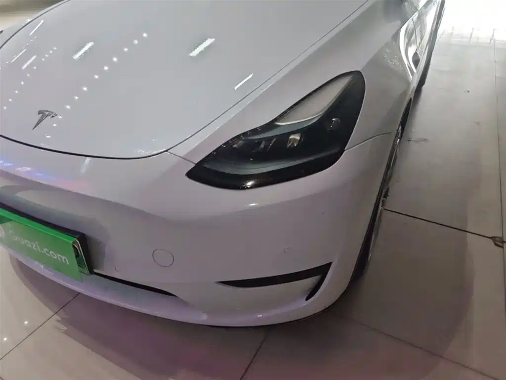 Tesla Model Y 2023 — фото 24