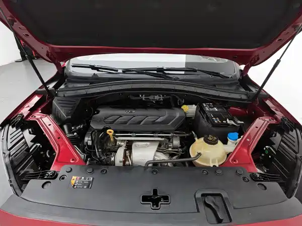 MG HS 2022