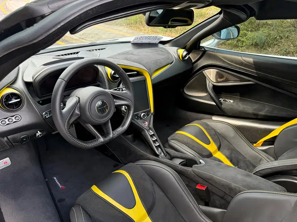 McLaren 720S 2019 — фото 9