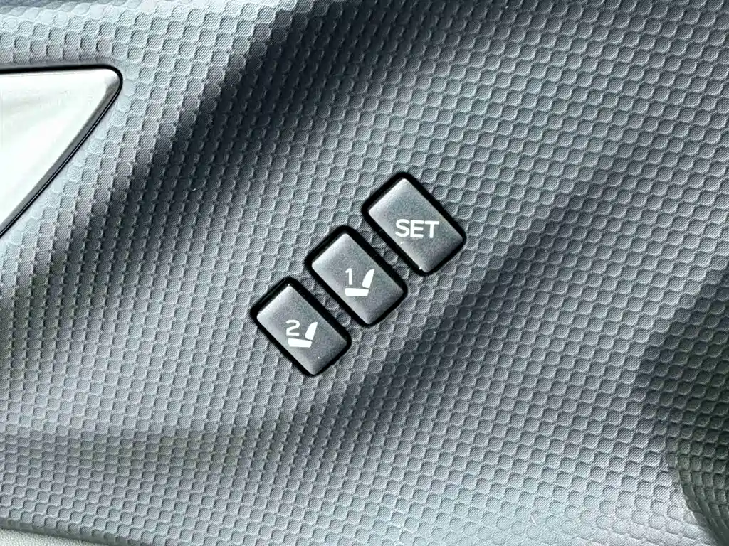 Subaru Forester 2022 — фото 18
