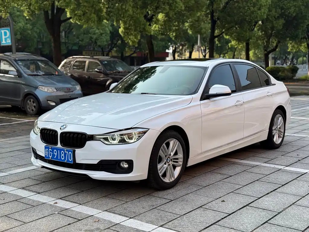 BMW 3 Series 2017 — фото 1