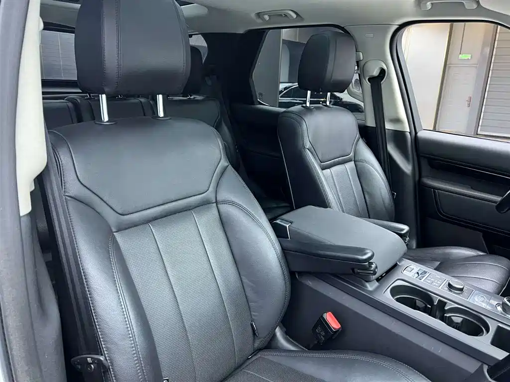 Land Rover Discovery 2018 — фото 22