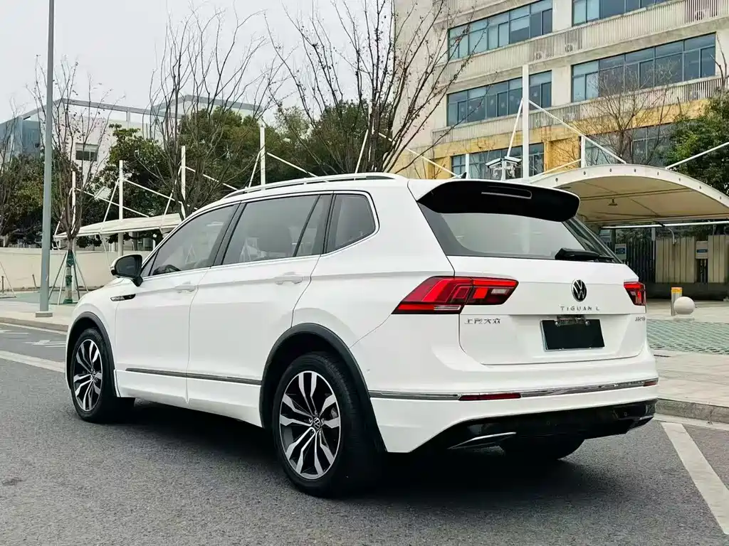 Volkswagen Tiguan L 2021 — фото 7